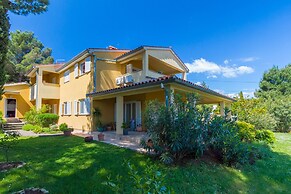 Franulovic Apartments