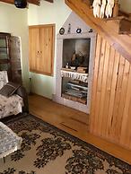 Tarihi Kucuk Tas Konak