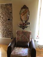 Tarihi Kucuk Tas Konak