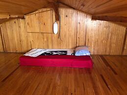 Tarihi Kucuk Tas Konak