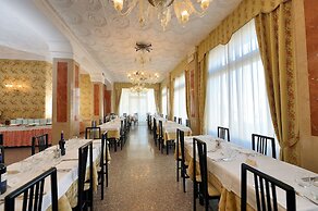 Hotel Capri & Residence