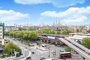 Luxury Modern 2BD Flat in Centre