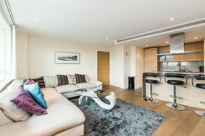 Luxury Modern 2BD Flat in Centre