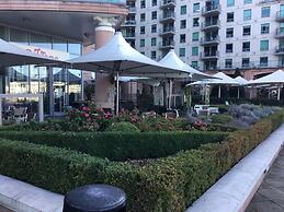 Luxury Modern 2BD Flat in Centre