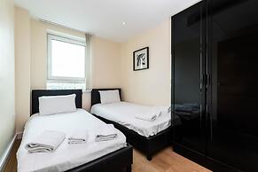 Luxury Modern 2BD Flat in Centre