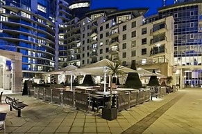 Luxury Modern 2BD Flat in Centre