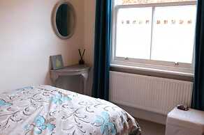 Trendy 2BD Flat in West Hampstead