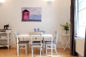 Trendy 2BD Flat in West Hampstead