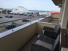 Chic Sea View Apartment Mamaia