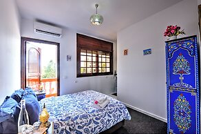 Lhostel