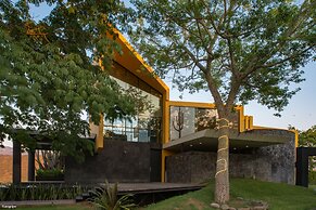 Casa Ave del Risco (Villa con río y cascada al interior)