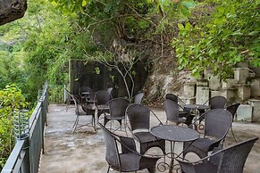 Casa Ave del Risco (Villa con río y cascada al interior)