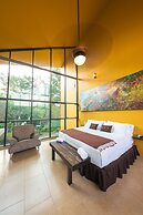 Casa Ave del Risco (Villa con río y cascada al interior)