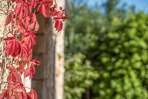 Myrties stone houses
