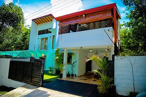 Nelinsa Kandy