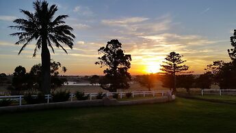 Coragulac House Cottages
