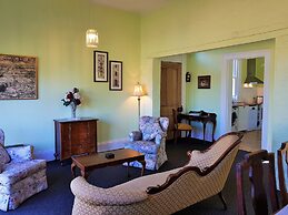 Coragulac House Cottages