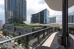 SLS LUX Brickell