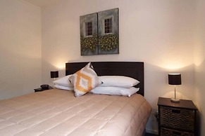 Christchurch City & Country Cottages - Nut Point Cottage