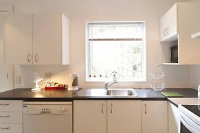 Christchurch City & Country Cottages - Nut Point Cottage