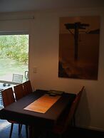 Christchurch City & Country Cottages - Nut Point Cottage