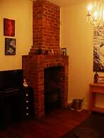 Christchurch City & Country Cottages - Brockworth Cottage