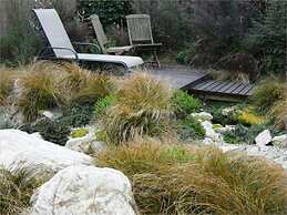 Christchurch City & Country Cottages - Brockworth Cottage