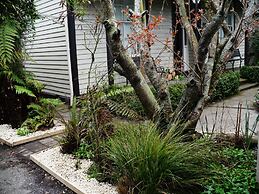 Christchurch City & Country Cottages - Brockworth Cottage