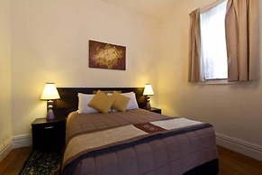 Christchurch City & Country Cottages - Brockworth Cottage