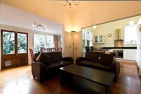 Christchurch City & Country Cottages - Brockworth Cottage