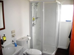 Christchurch City & Country Cottages - Brockworth Cottage