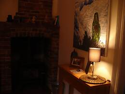 Christchurch City & Country Cottages - Brockworth Cottage