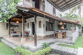 Sari Bamboo Bungalows