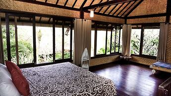 Sari Bamboo Bungalows