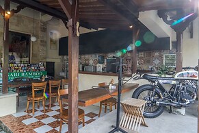 Sari Bamboo Bungalows