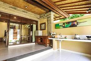 Sari Bamboo Bungalows