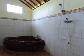 Sari Bamboo Bungalows