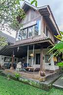 Sari Bamboo Bungalows