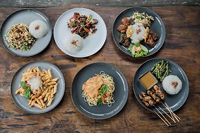 Sari Bamboo Bungalows