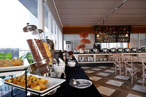 MaxOneHotels.com at Platinum Hayam Wuruk Jakarta