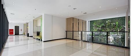 MaxOneHotels.com at Platinum Hayam Wuruk Jakarta