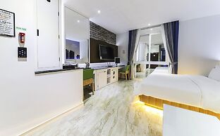 Bentley Business Hotel