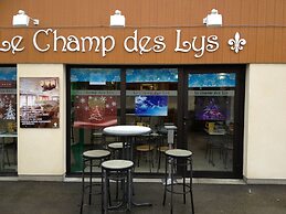 Hotel Restaurant Le Champs des Lys