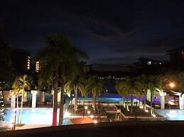 Beach Condos Pico de Loro Hamilo Coast