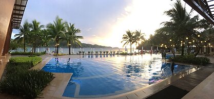Beach Condos Pico de Loro Hamilo Coast