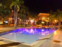Beach Condos Pico de Loro Hamilo Coast