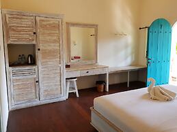 White Coconut Cottage