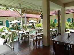 White Coconut Cottage