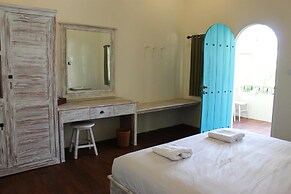 White Coconut Cottage