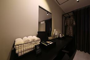 Gupo Station Almond Hotel